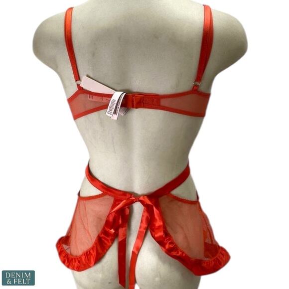 Victoria’s Secret Wicked Floral Embroidery Red Sheer Lace Apron NWT~NEW💋 - Picture 10 of 16